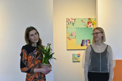 Tütar galerii avas uksed maalikunstnik Katrin Piile isikunäitusega