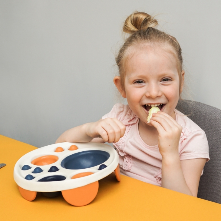 Bubble - a plate for improving a child's eating habits - Liva Elza Harkevica
