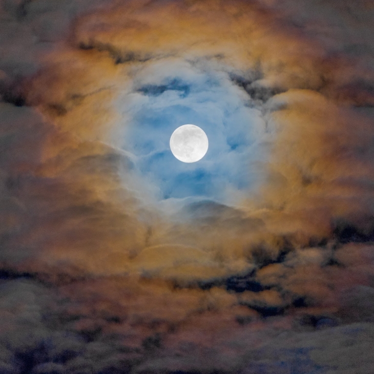 Täiskuu difraktsioonitaraga - Martin Vällik