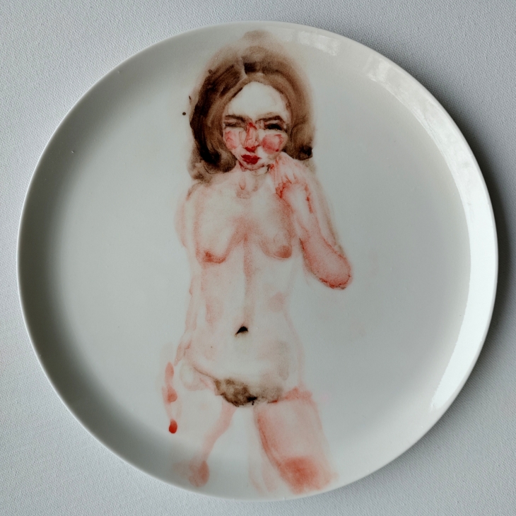 Porcelain plate NUDE 005 by Katrin Valgemäe