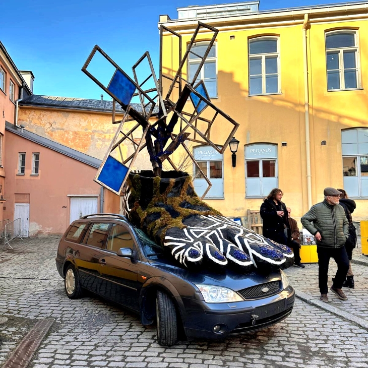 Siirtokehotus (Removal notice) by Pietari Hyvärinen